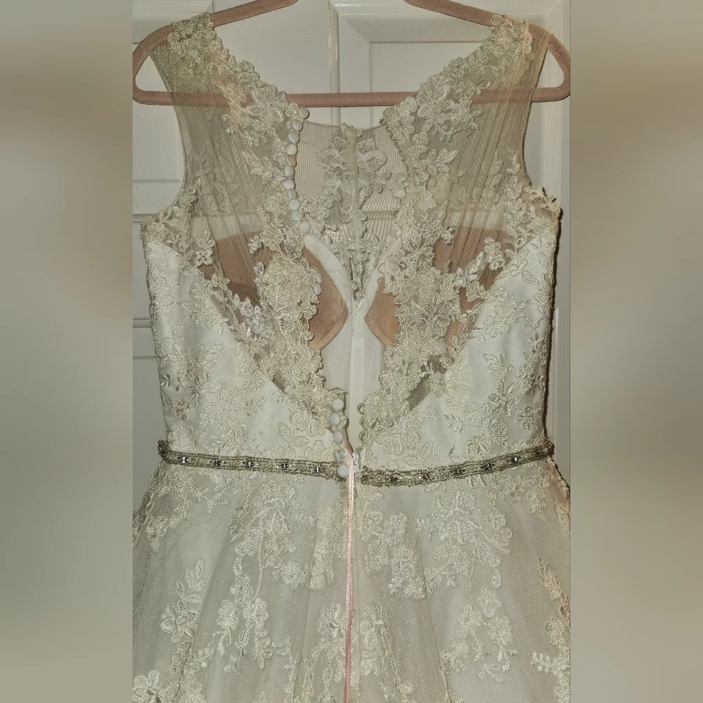 NWT! REBECCA INGRAM WEDDING DRESS ! (ONE PEARL IS MISSING ON THE SWAROVSKI BELT) - Picture 15 of 16